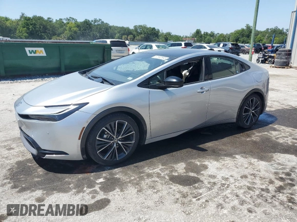 2023 Toyota Prius LE z VIN JTDACAAU8P3008794, wystawiony jako Copart lot #52682695 z przebiegiem 28 912 mil mil oraz Szkoda całkowita • Salvage title. Historia ofert i sprzedaży dostępna na DreamBid. Obrazek 1.