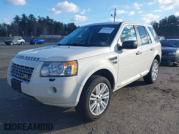 2010 Land Rover LR2 HSE z VIN SALFR2BN2AH195986, wystawiony jako IAAI lot #41074402 z przebiegiem Nie podano mil oraz . Historia ofert i sprzedaży dostępna na DreamBid. Obrazek 2.