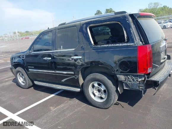 2013 Cadillac Escalade Luxury with VIN 1GYS4BEF6DR162720, listed as a IAAI auction lot 41971364 with 211,396 mi miles. Bid and sale history available at carsss.com. Image 14.