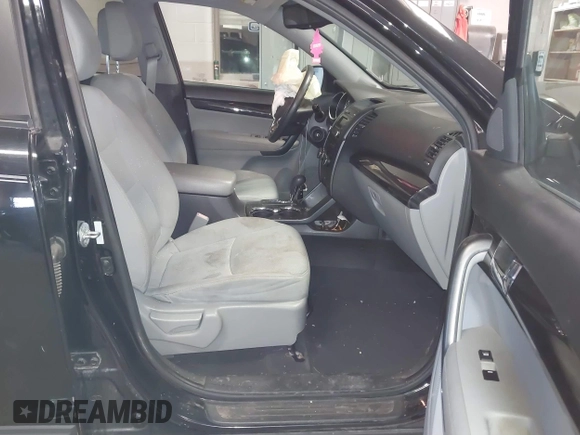 2011 Kia Sorento LX with VIN 5XYKT3A10BG182823, listed as a IAAI auction lot 41871711 with 207,844 mi miles. Bid and sale history available at carsss.com. Image 5.