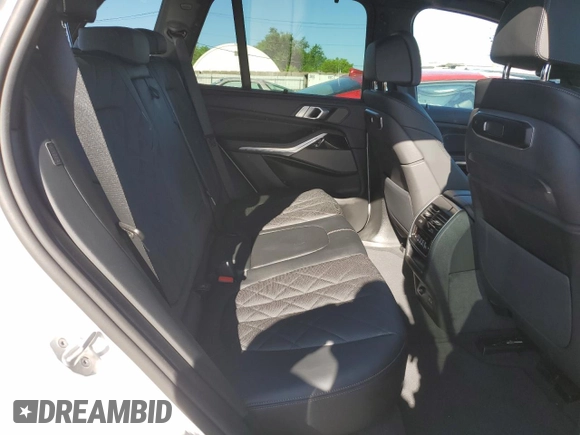 2025 BMW X5 xDrive40i z VIN 5UX23EU08S9Z95423, wystawiony jako Copart lot #55777635 z przebiegiem 695 mil mil oraz Szkoda całkowita • Salvage title. Historia ofert i sprzedaży dostępna na DreamBid. Obrazek 11.