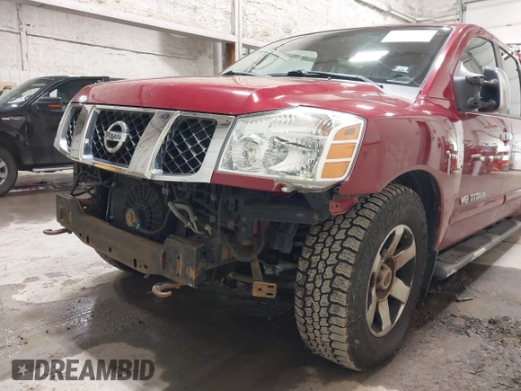 2007 Nissan Titan XE z VIN 1N6AA07B47N240963, wystawiony jako IAAI lot #42250635 z przebiegiem 117 178 mil mil oraz . Historia ofert i sprzedaży dostępna na DreamBid. Obrazek 6.