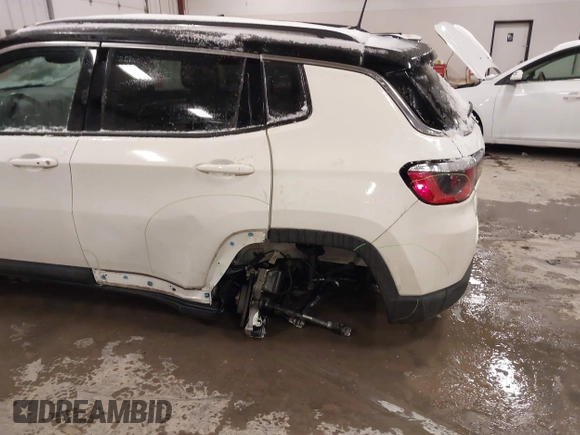2020 Jeep Compass Limited with VIN 3C4NJDCB7LT240631, listed as a IAAI auction lot 41322631 with 49,481 mi miles. Bid and sale history available at carsss.com. Image 6.