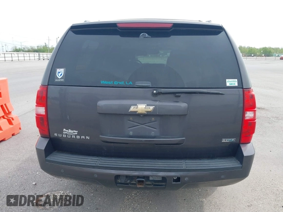2011 Chevrolet Suburban LT with VIN 1GNSCJE03BR255374, listed as a IAAI auction lot 41909327 with 279,698 mi miles. Bid and sale history available at carsss.com. Image 16.
