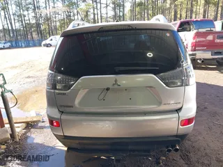 2008 Mitsubishi Outlander XLS with VIN JA4MT41X98Z014198, listed as a IAAI auction lot 41440560 with 228,263 mi miles. Bid and sale history available at carsss.com. Image 17.