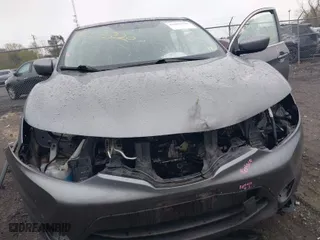 2017 Nissan Rogue Sport SV with VIN JN1BJ1CP9HW030968, listed as a IAAI auction lot 42002320 with 96,904 mi miles. Bid and sale history available at carsss.com. Image 6.