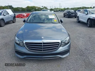 2017 Mercedes-Benz E-Class E 300 Luxury with VIN WDDZF4JB2HA137353, listed as a IAAI auction lot 40830208 with 1 mi miles. Bid and sale history available at carsss.com. Image 6.