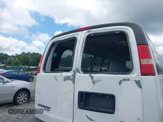 2006 Chevrolet Express Passenger with VIN 1GAHG39UX61106876, listed as a IAAI auction lot 42722638 with 157,081 mi miles and . Bid and sale history available at DreamBid. Image 14.