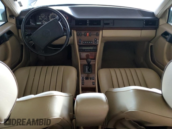 1990 Mercedes-Benz 300 with VIN WDBEA26D3LB134095, listed as a Copart auction lot 86105544 with 143,785 mi miles and Clean Title. Bid and sale history available at DreamBid. Image 8.