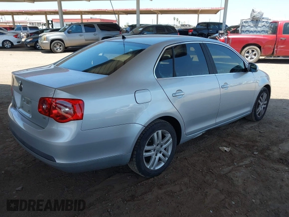 2007 Volkswagen Jetta Wolfsburg Edition with VIN 3VWEF71K67M141186, listed as a IAAI auction lot 42481574 with 199,744 mi miles and . Bid and sale history available at DreamBid. Image 4.