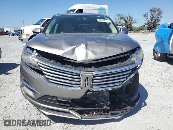 2017 Lincoln MKC Select z VIN 5LMCJ2C95HUL32724, wystawiony jako Copart lot #48186215 z przebiegiem 94 160 mil mil oraz Szkoda całkowita • Salvage title. Historia ofert i sprzedaży dostępna na DreamBid. Obrazek 5.