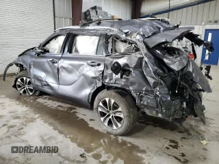 2021 Toyota Highlander XLE with VIN 5TDHZRBH4MS546755, listed as a Copart auction lot 49583525 with Not provided miles and Salvage title. Bid and sale history available at DreamBid. Image 2.