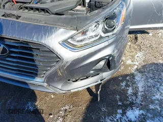 2018 Hyundai Sonata SE with VIN 5NPE24AF5JH679701, listed as a IAAI auction lot 41095174 with 30,579 mi miles and . Bid and sale history available at DreamBid. Image 6.