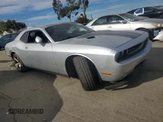 2010 Dodge Challenger SRT-8 with VIN 2B3CJ7DW4AH318204, listed as a Copart auction lot 86770904 with 91,830 mi miles and Salvage title. Bid and sale history available at DreamBid. Image 4.