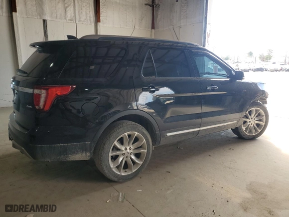 2017 Ford Explorer XLT with VIN 1FM5K8D80HGD51570, listed as a Copart auction lot 46786085 with 122,612 mi miles and Salvage Title. Bid and sale history available at carsss.com. Image 3.