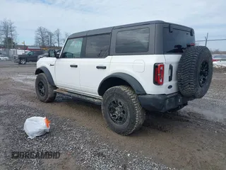 2022 Ford Bronco with VIN 1FMEE5DP5NLB79696, listed as a IAAI auction lot 41472980 with 42,227 mi miles. Bid and sale history available at carsss.com. Image 3.