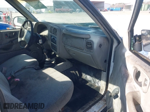 1998 Isuzu Hombre S z VIN 1GGCS1441W8658512, wystawiony jako IAAI lot #41607038 z przebiegiem 331 902 mil mil oraz . Historia ofert i sprzedaży dostępna na DreamBid. Obrazek 5.