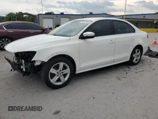 2013 Volkswagen Jetta TDI w/Premium/Nav с VIN 3VWLL7AJ1DM439101, выставлен на аукционе Copart как лот 55947605 с пробегом 133 926 миль миль и Списание • Salvage title. История ставок и продаж доступна на DreamBid. Изображение 1.