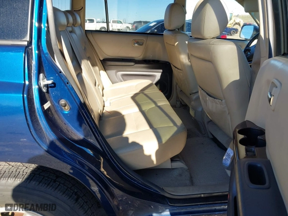 2002 Toyota Highlander with VIN JTEGF21A820061482, listed as a IAAI auction lot 41450883 with 175,821 mi miles. Bid and sale history available at carsss.com. Image 8.
