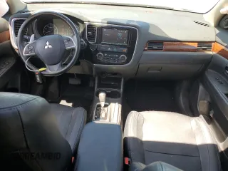 2015 Mitsubishi Outlander GT z VIN JA4JZ4AX3FZ014129, wystawiony jako Copart lot #57001055 z przebiegiem 99 460 mil mil oraz Szkoda całkowita • Salvage title. Historia ofert i sprzedaży dostępna na DreamBid. Obrazek 8.