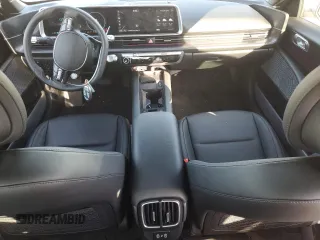 2023 Hyundai Ioniq 6 SEL z VIN KMHM34AA5PA033731, wystawiony jako Copart lot #47441174 z przebiegiem 5438 mil mil oraz . Historia ofert i sprzedaży dostępna na DreamBid. Obrazek 8.