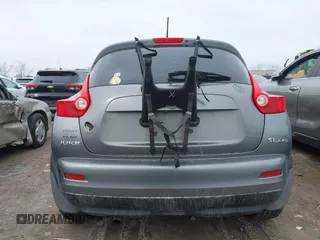 2011 Nissan Juke SL with VIN JN8AF5MV6BT013508, listed as a IAAI auction lot 41833046 with 191,517 mi miles. Bid and sale history available at carsss.com. Image 16.