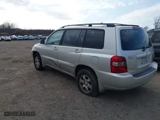 2006 Toyota Highlander w/3rd Row with VIN JTEEP21A660158559, listed as a IAAI auction lot 41732038 with 376,274 mi miles. Bid and sale history available at carsss.com. Image 3.