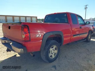 2006 Chevrolet Silverado 1500 LT2 with VIN 1GCEK19B56Z218062, listed as a IAAI auction lot 41699683 with 290,252 mi miles. Bid and sale history available at carsss.com. Image 4.