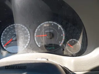 2007 Jeep Liberty Sport z VIN 1J4GL48K27W520995, wystawiony jako IAAI lot #41989786 z przebiegiem 145 845 mil mil oraz . Historia ofert i sprzedaży dostępna na DreamBid. Obrazek 7.