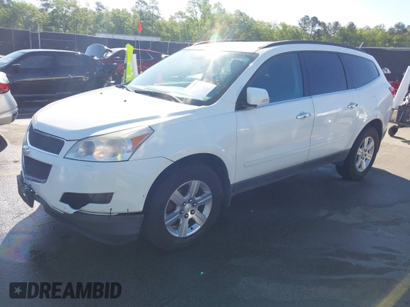 2012 Chevrolet Traverse 1LT z VIN 1GNKVGEDXCJ204602, wystawiony jako IAAI lot #41943724 z przebiegiem 151 118 mil mil oraz . Historia ofert i sprzedaży dostępna na DreamBid. Obrazek 2.