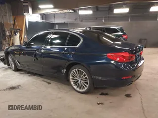 2019 BMW 5 Series 540i xDrive z VIN WBAJE7C53KWW29884, wystawiony jako IAAI lot #42020658 z przebiegiem 68 389 mil mil oraz . Historia ofert i sprzedaży dostępna na DreamBid. Obrazek 3.