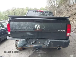 2017 Ram 1500 Express z VIN 3C6RR7KT3HG705029, wystawiony jako IAAI lot #42199557 z przebiegiem 98 229 mil mil oraz . Historia ofert i sprzedaży dostępna na DreamBid. Obrazek 16.