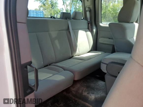 2008 Ford F-150 STX with VIN 1FTRX12W68FC05924, listed as a Copart auction lot 51925405 with 394,971 mi miles and Salvage Title. Bid and sale history available at carsss.com. Image 10.