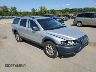 2004 Volvo V70 XC70 with VIN YV1SZ59H141132599, listed as a Copart auction lot 71040384 with 96,438 mi miles and Salvage Title. Bid and sale history available at carsss.com. Image 4.