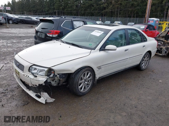2005 Volvo S80 with VIN YV1TH592651401992, listed as a IAAI auction lot 41488954 with 83,461 mi miles. Bid and sale history available at carsss.com. Image 17.