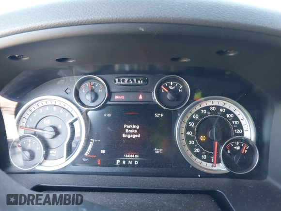 2015 Ram 1500 Outdoorsman z VIN 1C6RR6LT7FS592085, wystawiony jako IAAI lot #41384731 z przebiegiem 134 384 mil mil oraz . Historia ofert i sprzedaży dostępna na DreamBid. Obrazek 7.