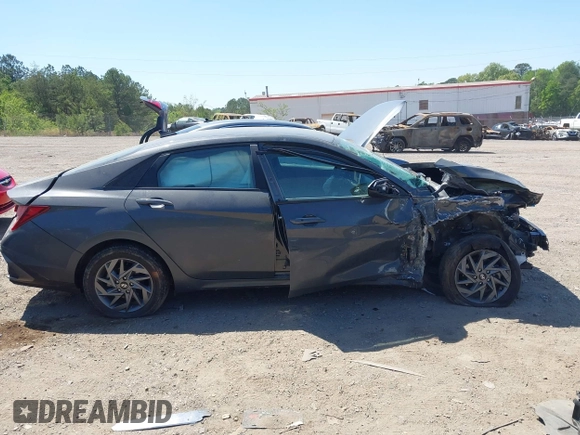 2024 Hyundai Elantra SEL z VIN KMHLM4DG4RU651049, wystawiony jako IAAI lot #42040179 z przebiegiem 37 852 mil mil oraz . Historia ofert i sprzedaży dostępna na DreamBid. Obrazek 13.