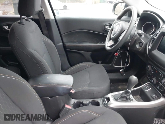 2018 Jeep Compass Sport with VIN 3C4NJCAB1JT286093, listed as a IAAI auction lot 41770377 with 83,354 mi miles. Bid and sale history available at carsss.com. Image 5.