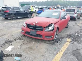 2013 Mercedes-Benz C 250 с VIN WDDGJ4HB7DG051801, выставлен на аукционе IAAI как лот 42419210 с пробегом 78 241 миль миль и . История ставок и продаж доступна на DreamBid. Изображение 17.