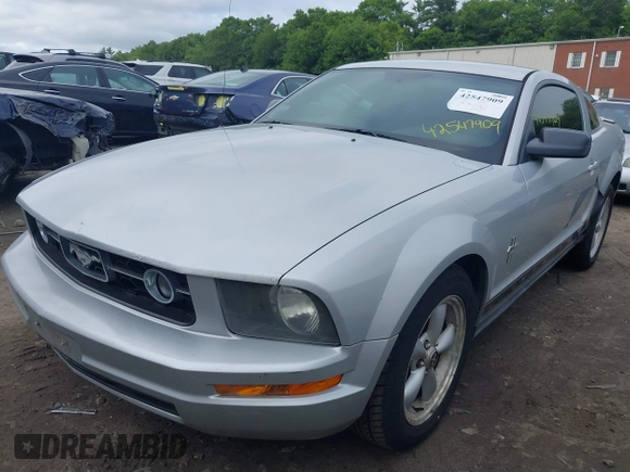 2008 Ford Mustang Deluxe with VIN 1ZVHT80N785160327, listed as a IAAI auction lot 42547909 with 113,654 mi miles and . Bid and sale history available at DreamBid. Image 2.