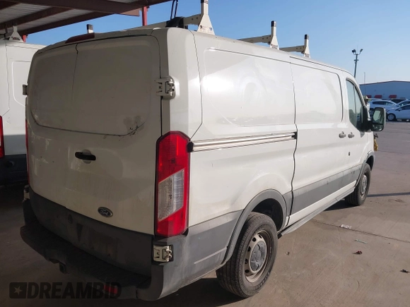 2017 Ford Transit с VIN 1FTYR1YM6HKA81592, выставлен на аукционе IAAI как лот 41800024 с пробегом Не указан миль и . История ставок и продаж доступна на DreamBid. Изображение 4.