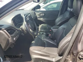 2019 Jeep Cherokee Limited с VIN 1C4PJLDB0KD170119, выставлен на аукционе Copart как лот 63515155 с пробегом 87 230 миль миль и Списание • Salvage title. История ставок и продаж доступна на DreamBid. Изображение 7.
