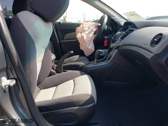 2013 Chevrolet Cruze LS with VIN 1G1PA5SG8D7222553, listed as a IAAI auction lot 41900523 with 127,852 mi miles. Bid and sale history available at carsss.com. Image 5.