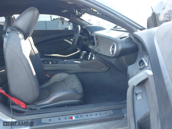 2019 Chevrolet Camaro ZL1 with VIN 1G1FK1R62K0145313, listed as a IAAI auction lot 41493517 with 42,467 mi miles. Bid and sale history available at carsss.com. Image 5.