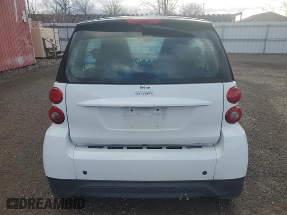 2013 Smart fortwo Pure z VIN WMEEJ3BA8DK619967, wystawiony jako Copart lot #49723735 z przebiegiem Nie podano mil oraz Tytuł czysty. Historia ofert i sprzedaży dostępna na DreamBid. Obrazek 6.