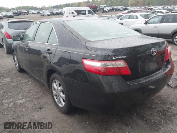 2007 Toyota Camry CE z VIN 4T1BE46KX7U587204, wystawiony jako IAAI lot #41923778 z przebiegiem 144 996 mil mil oraz . Historia ofert i sprzedaży dostępna na DreamBid. Obrazek 3.