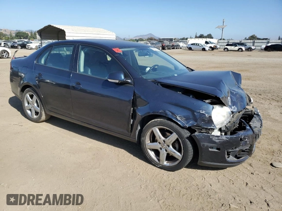 2010 Volkswagen Jetta Limited Edition with VIN 3VWAZ7AJ1AM119889, listed as a Copart auction lot 60680275 with 90,778 mi miles and Salvage title. Bid and sale history available at DreamBid. Image 4.
