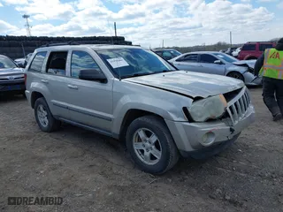 2007 Jeep Grand Cherokee Laredo with VIN 1J8GR48KX7C513145, listed as a IAAI auction lot 41994486 with 188,870 mi miles. Bid and sale history available at carsss.com. Image 1.