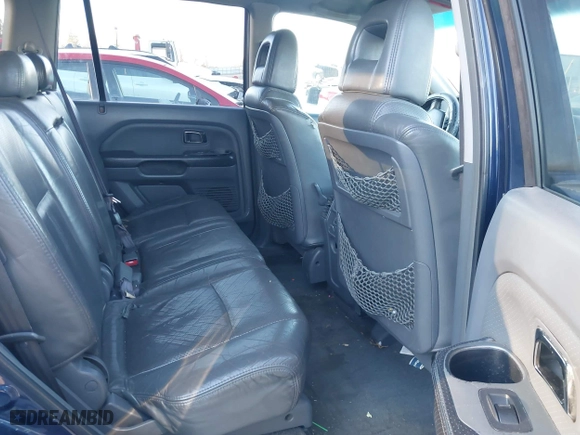 2004 Honda Pilot EX with VIN 2HKYF18564H566356, listed as a IAAI auction lot 41226359 with 363,625 mi miles. Bid and sale history available at carsss.com. Image 8.