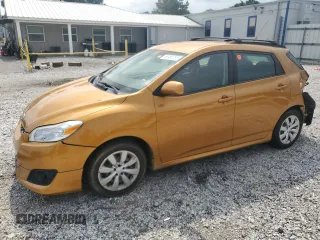 2009 Toyota Matrix S z VIN 2T1KE40E59C013407, wystawiony jako Copart lot #56980755 z przebiegiem 174 973 mil mil oraz Szkoda całkowita • Salvage title. Historia ofert i sprzedaży dostępna na DreamBid. Obrazek 1.